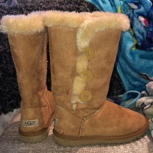 Size 6 button up uggs